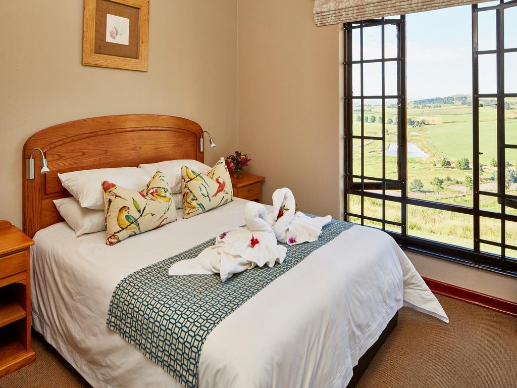 First Group Midlands Saddle And Trout Hotell Mooirivier Exteriör bild