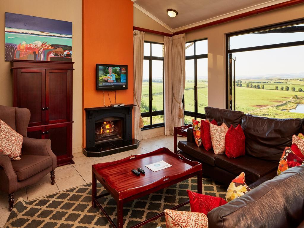 First Group Midlands Saddle And Trout Hotell Mooirivier Exteriör bild
