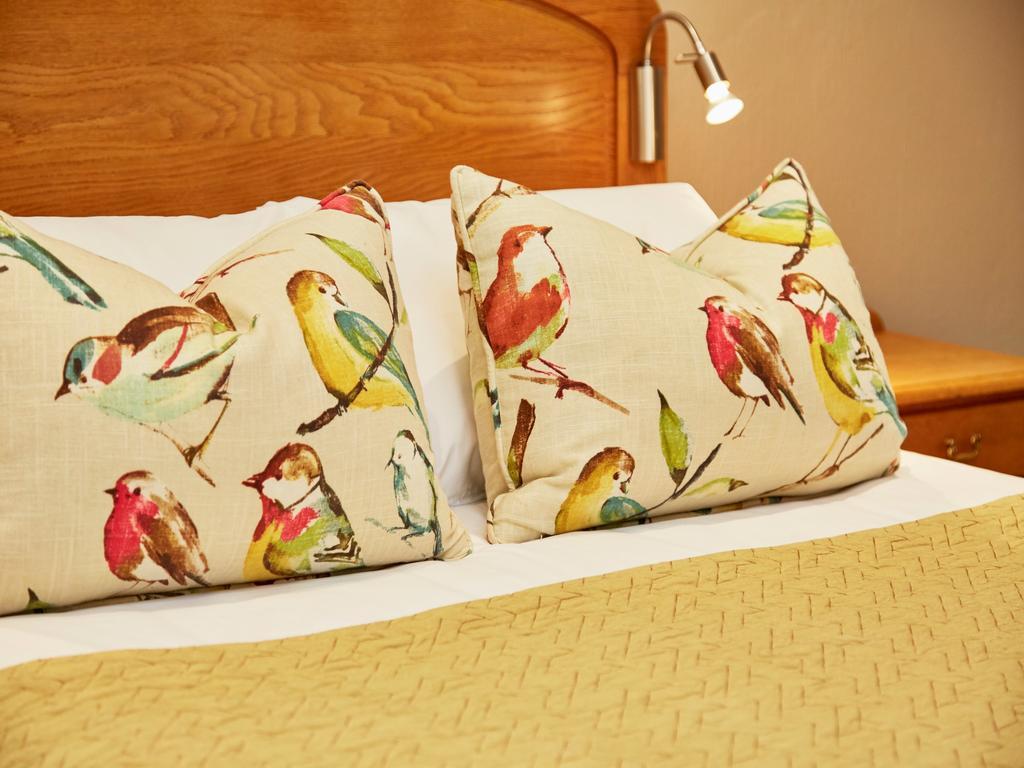 First Group Midlands Saddle And Trout Hotell Mooirivier Exteriör bild