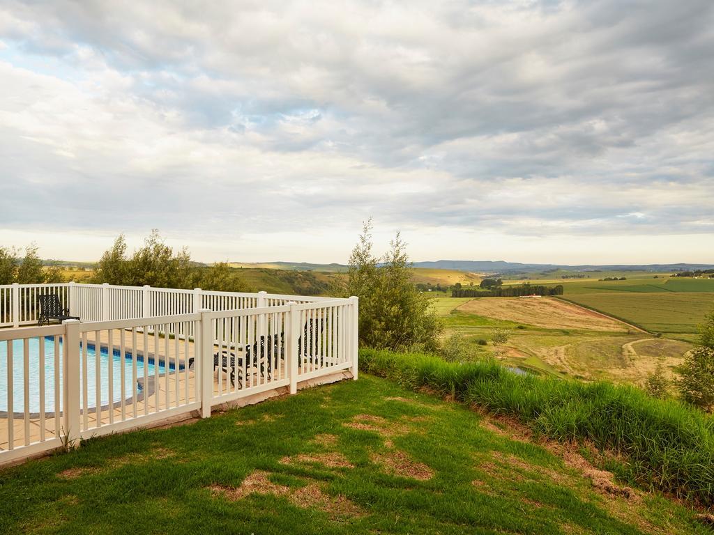 First Group Midlands Saddle And Trout Hotell Mooirivier Exteriör bild